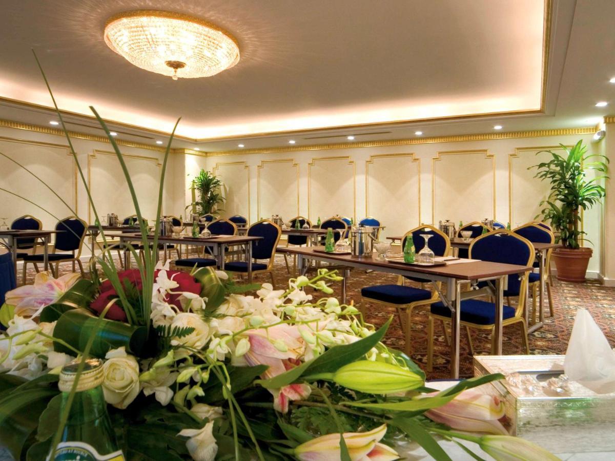 Madinah Mövenpick 3*
